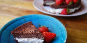 Gateau au chocolat with cashew nuts cream